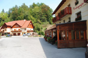 Гостиница Pri Vidrgarju  Vače